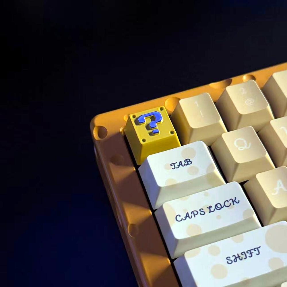 Retro 8-Bit Pixel Question Blo - Gaming Keyboard Nearby 评论和价格